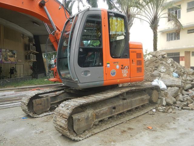 Hitachi ZX135US-7 – grävmaskin
